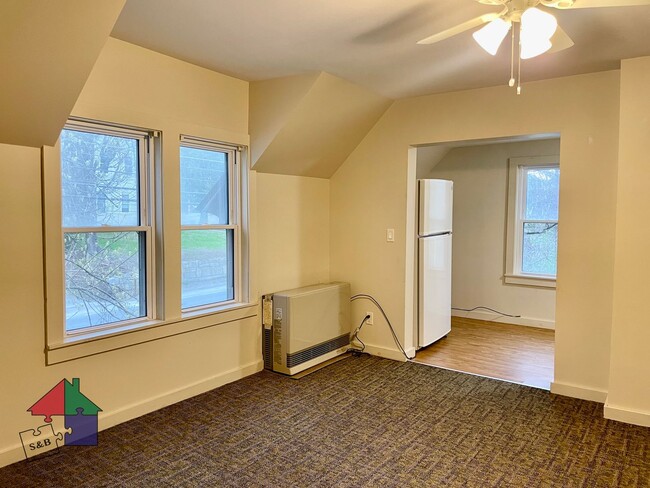 Building Photo - 293 Route 302