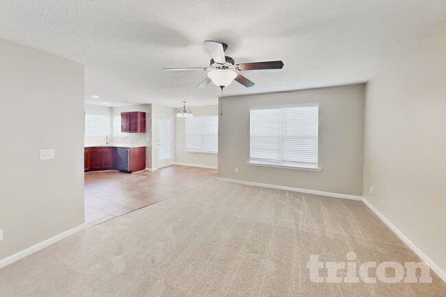 Building Photo - 501 Homey Dr