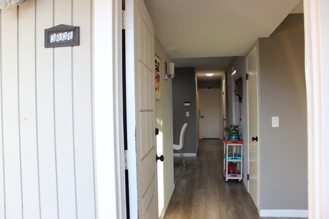 House Entrance - 3608 Bloomsbury Way