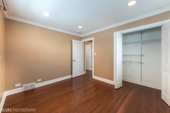 Building Photo - 8815 N Wisner St