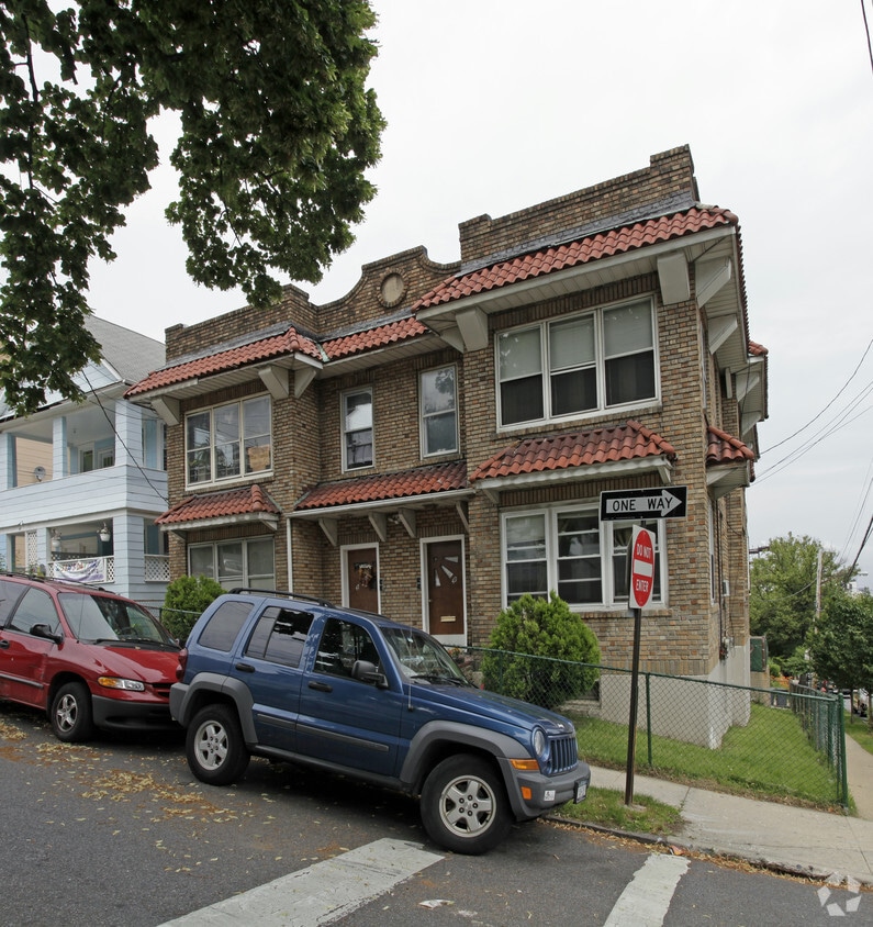 Building Photo - 47-49 Sherman Ave