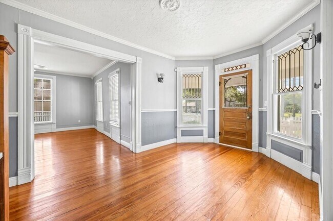 Foto del edificio - 1223 Cecelia St