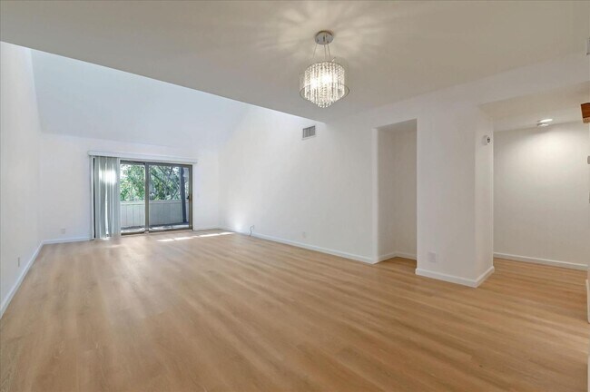 Building Photo - 10209 Caminito Covewood