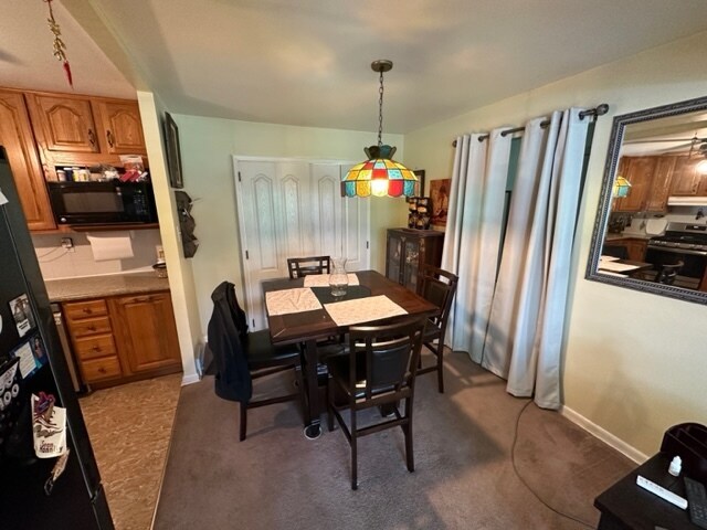 Comedor - 906 Walnut Rd