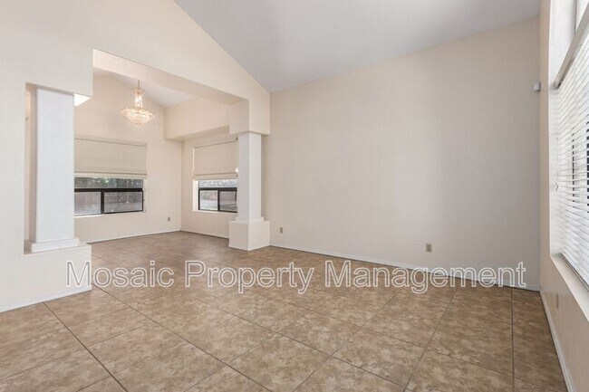 Foto del edificio - 1819 E Cascade Dr