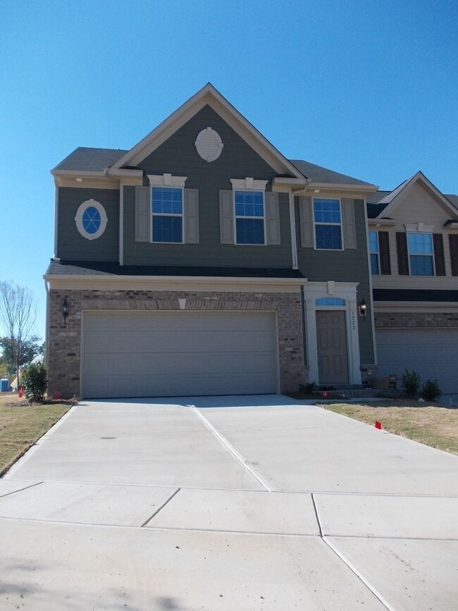 Building Photo - 1772 Evergreen Dr