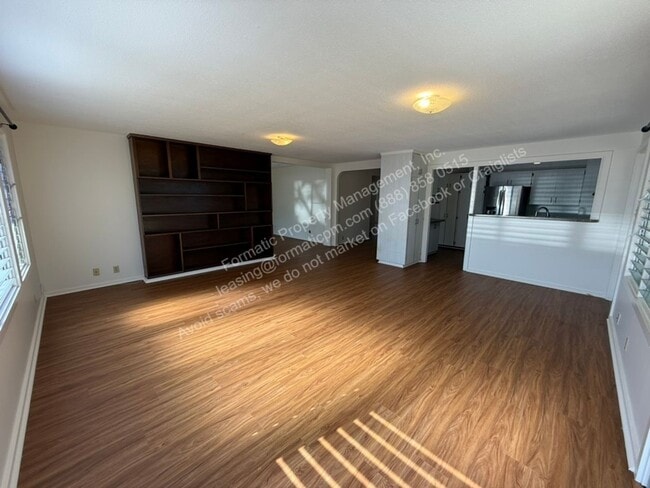 Foto del edificio - Pet Friendly! -  Beautiful 4-Bedroom, 3-Ba...