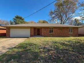 Building Photo - 1152 S Paula Ave