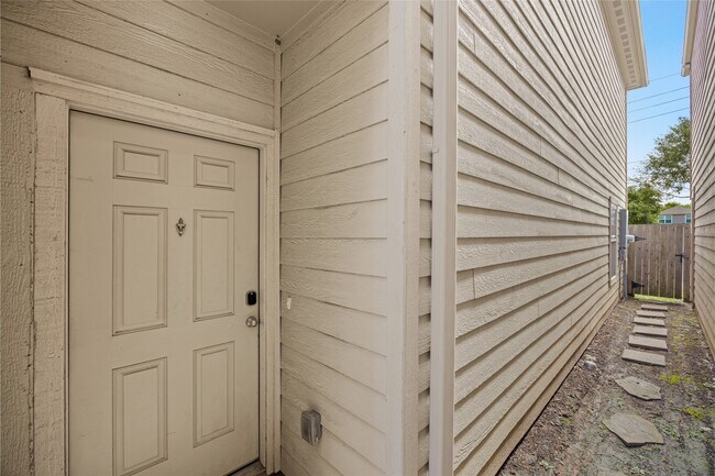 Foto del edificio - 17123 Wilthorne Gardens Ct