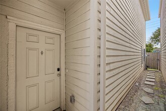 Building Photo - 17123 Wilthorne Gardens Ct