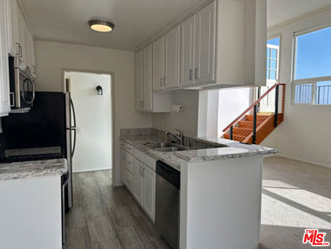 Building Photo - 2727 3rd St