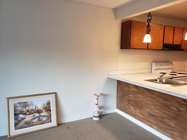Foto del edificio - 6240 NE Portland Hwy