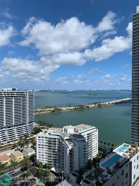 Foto del edificio - 501 NE 31st St