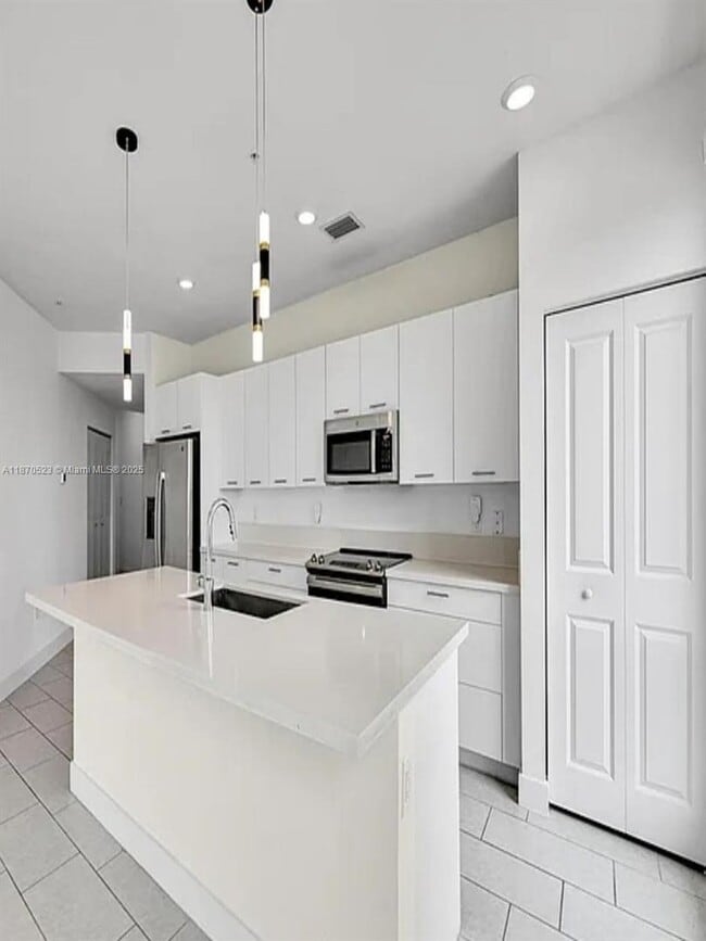 Foto del edificio - 8167 NW 41st St