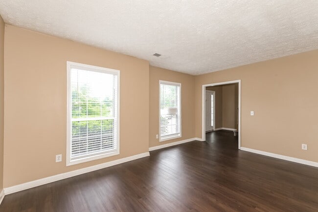 Foto del edificio - 2835 Evergreen Eve Crossing