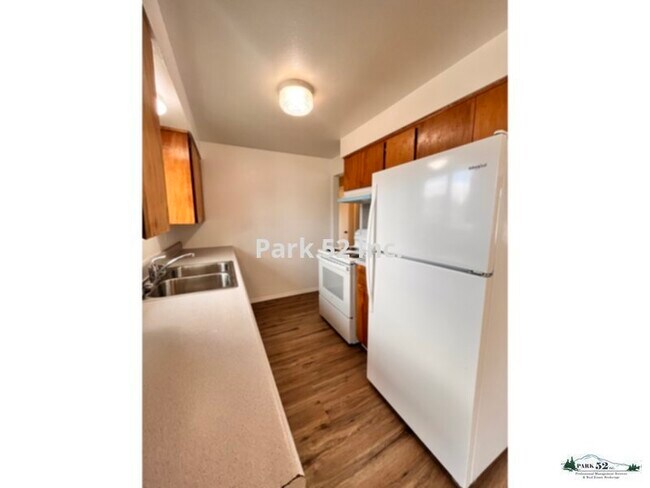 Building Photo - 1317 10th Ave NW