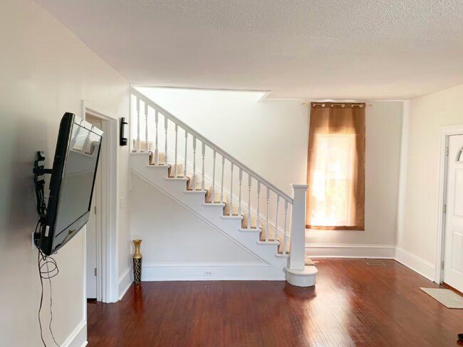 Foto del edificio - 2818 Dupont Ave N