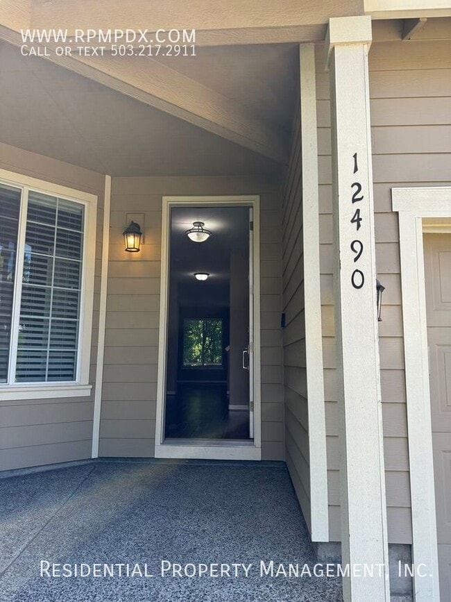 Building Photo - Beautiful Bull Mountain Home