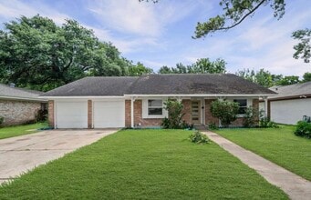 Building Photo - 10935 Silkwood Dr