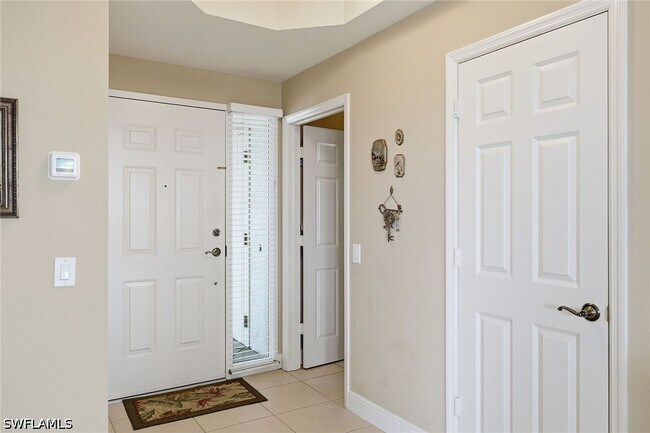 Foto del edificio - 420 Cove Tower Dr
