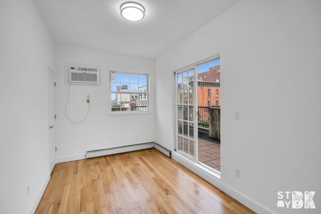 Building Photo - 330 Clifton Pl
