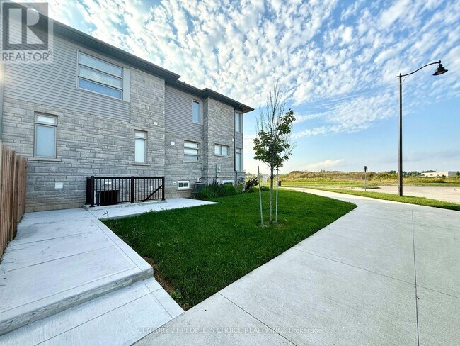 Photo du bâtiment - 72 Summersides Blvd