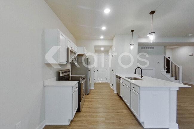 Building Photo - 6914 Bluebell Ct