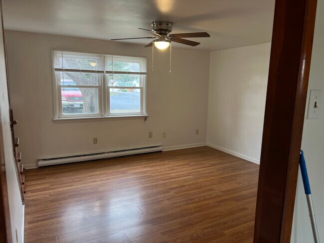 Building Photo - 114 Mulberry St