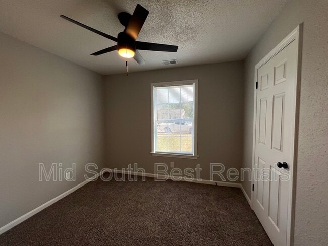 Building Photo - 3370 Burgess Dr