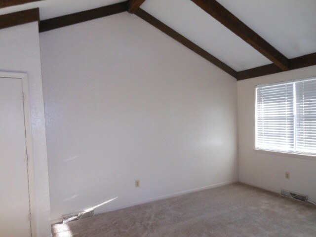 Building Photo - BEAUTIFUL DUPLEX BASEMENT  GARAGE
