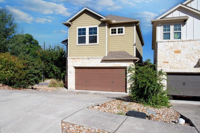 Foto del edificio - 8406 Nicola Trail