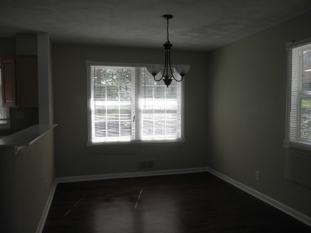 Building Photo - 1345 Martin Dr