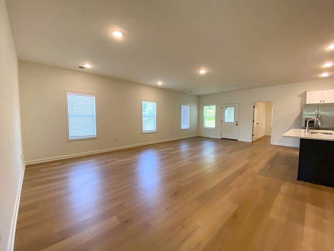 Building Photo - 4 bedroom, 2 bath New Construction (2024) ...