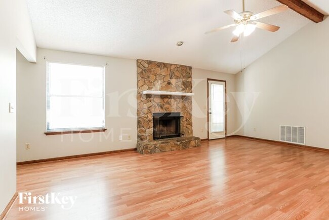Building Photo - 650 Watling Ln