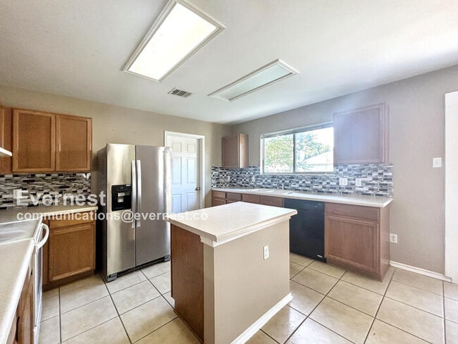 Building Photo - 1107 Deerhound Pl
