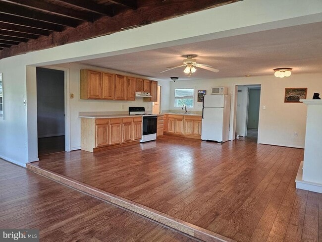 Building Photo - 505 Avalon Dr