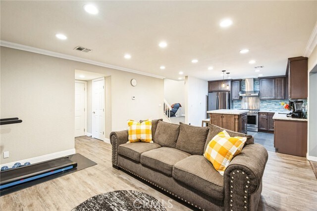 Foto del edificio - 1338 Crestmont Dr