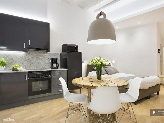 Foto del edificio - 1 br, 1 bath Condo - 1000 Harvard St Apt 7