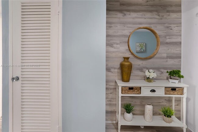 Foto del edificio - 100 Lincoln Rd