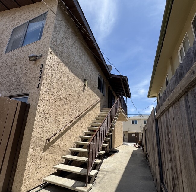 Unidad de la planta superior en la parte trasera - 3071 Juniper St