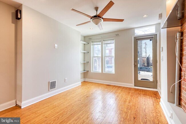 Building Photo - 815 S Linwood Ave