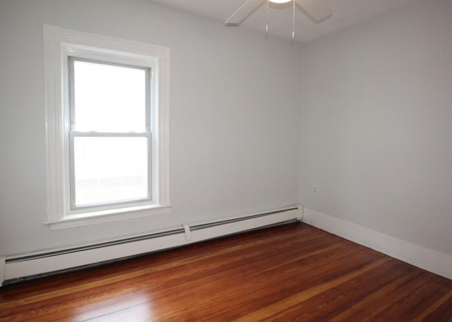 Building Photo - 12 Albion Pl