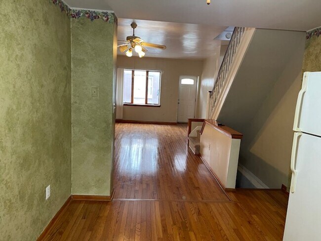 Foto del edificio - South Philly 3 Bedroom Home