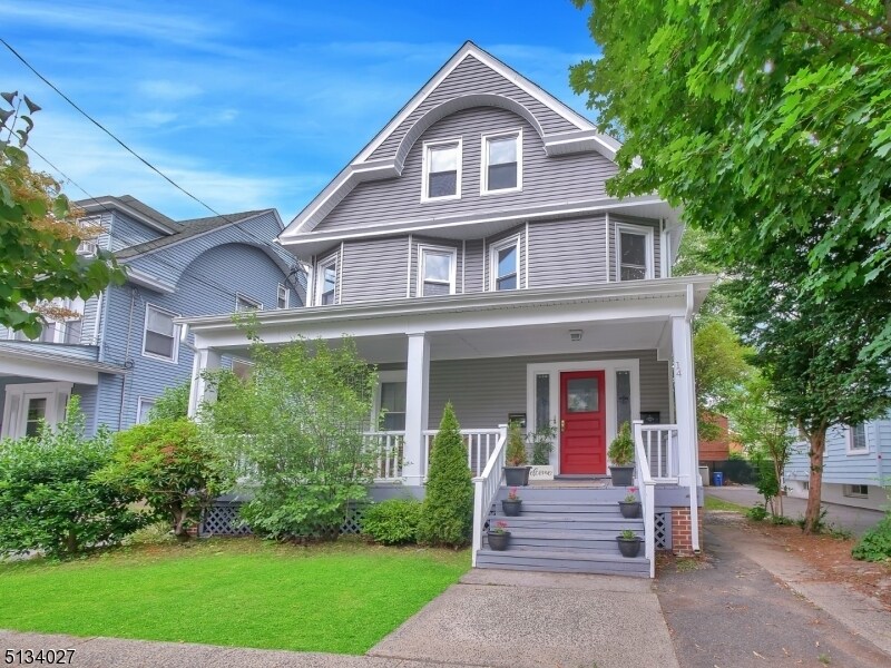 Primary Photo - 14 Irving Pl