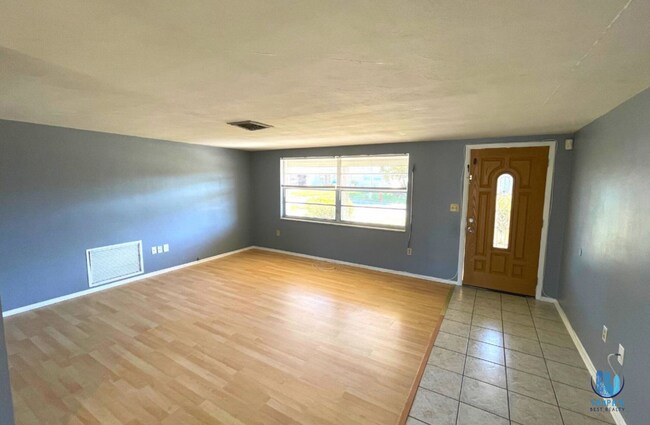 Foto del edificio - 2 bedroom, 1 bath, 1 car garage house with covered patio in Port Richey  *Available NOW*