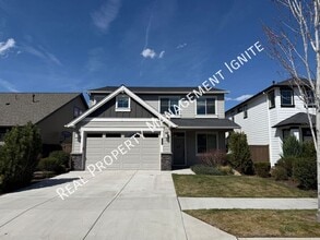 Building Photo - 3751 SW Coyote Ln