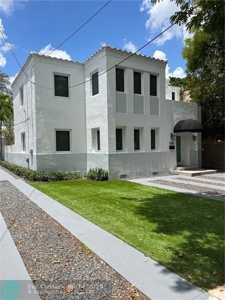 Building Photo - 2356 SW 16th Ave