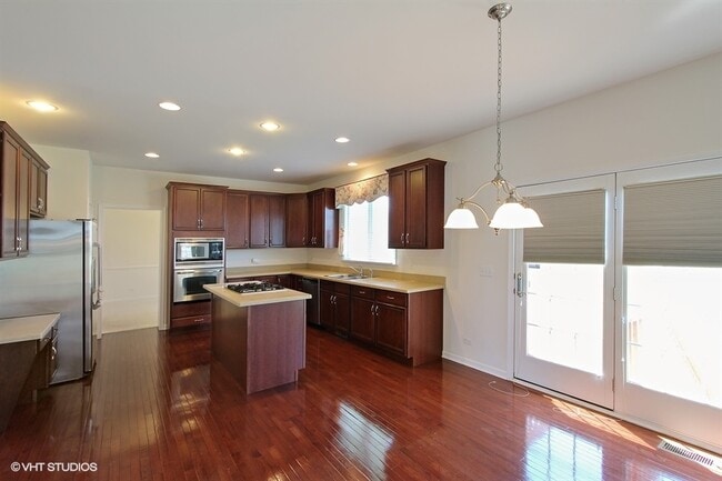 Building Photo - 16 Olympic Dr