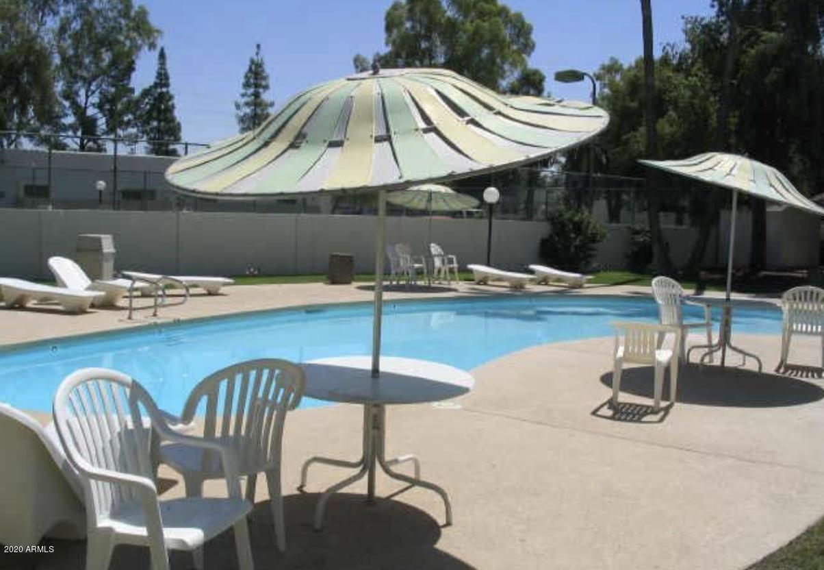 Building Photo - 624 S Allred Dr