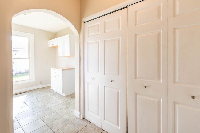 Foto del edificio - Cozy 3-Bedroom Home in the Heart of London, OH – Move-In Ready!